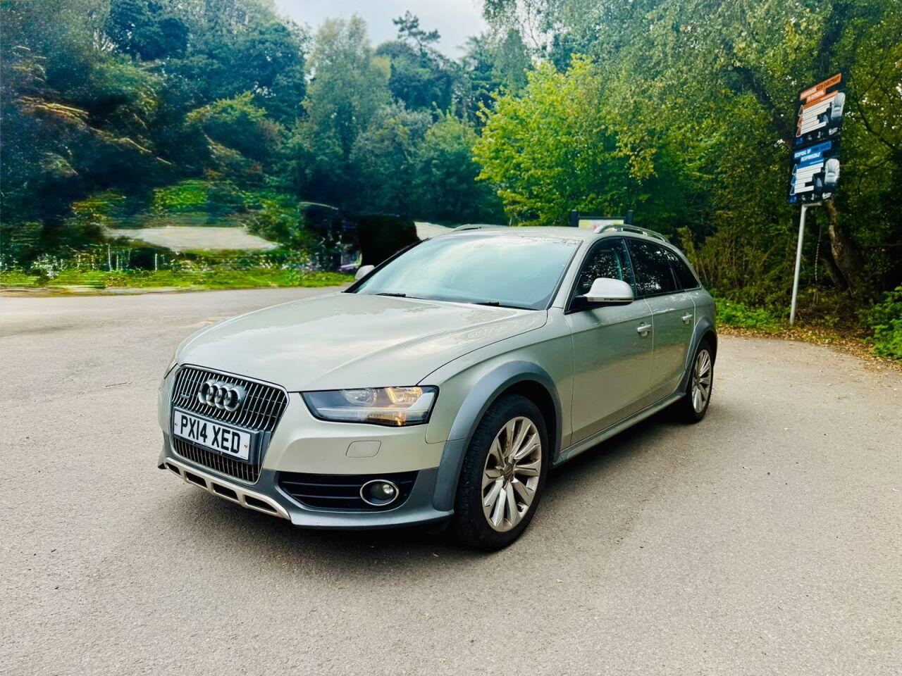 Audi A4 view 4