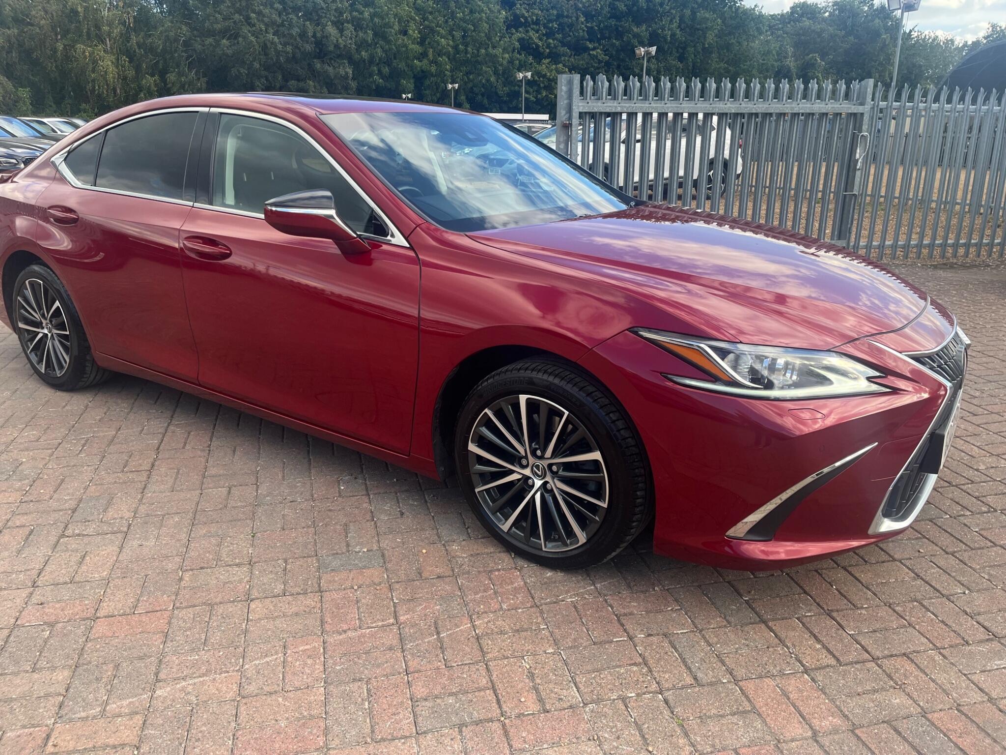 Lexus ES view 7