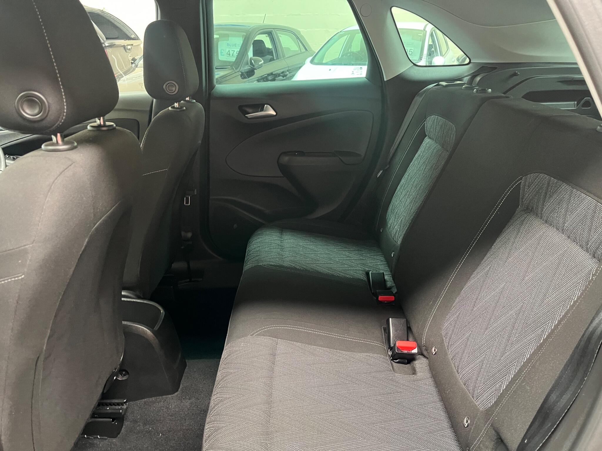 Vauxhall Crossland X view 35
