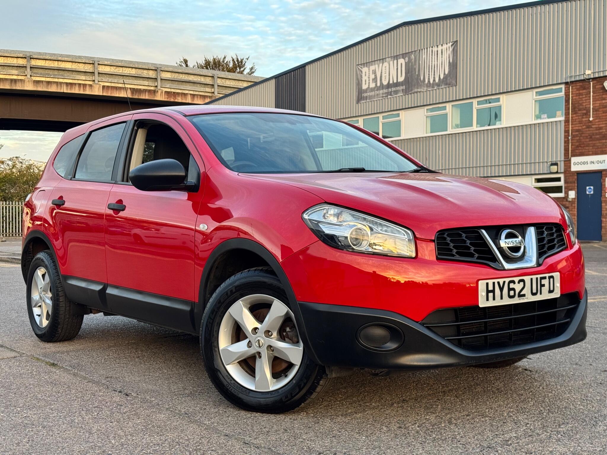 Nissan Qashqai+2 view 5