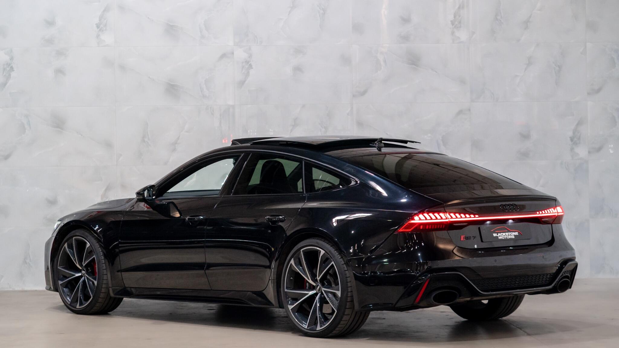 Audi RS7 view 5