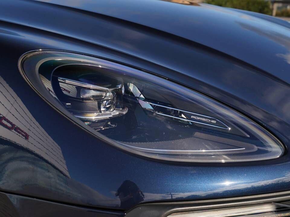 Porsche Macan view 36