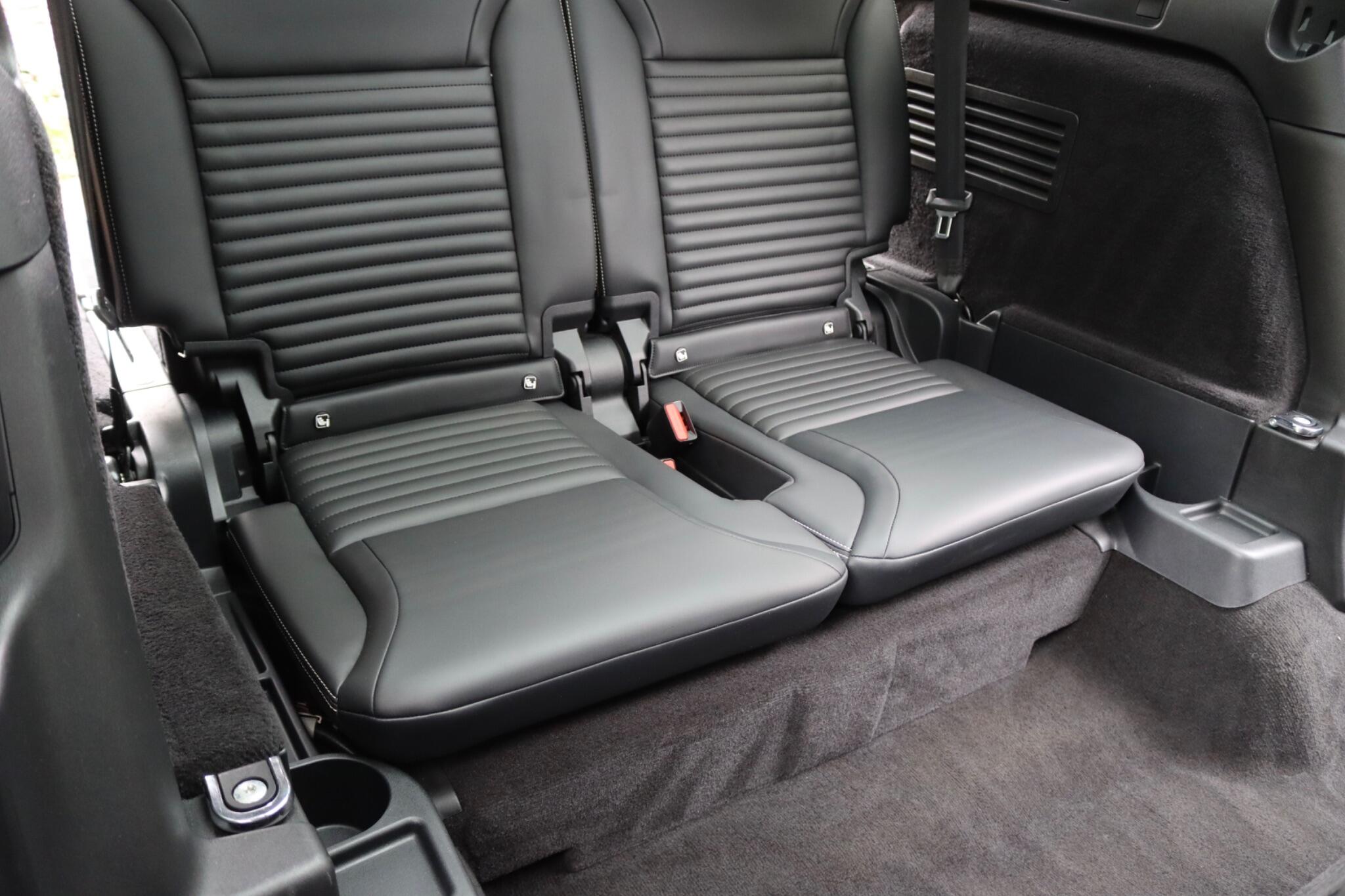 Land Rover Discovery view 38