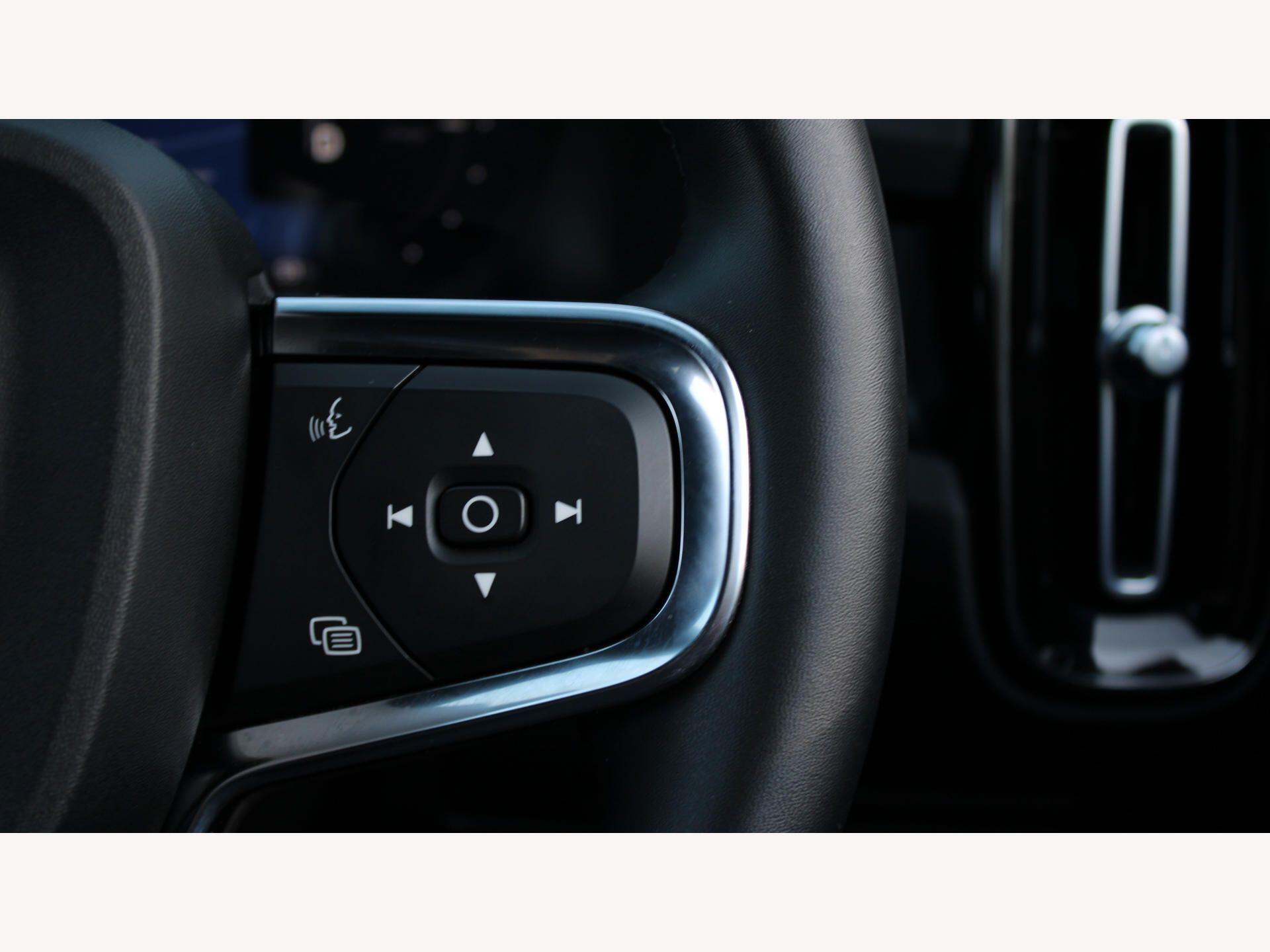 Volvo XC40 view 25