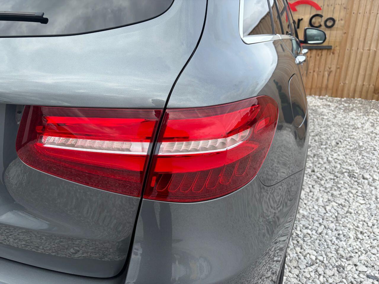 Mercedes-Benz GLC view 12