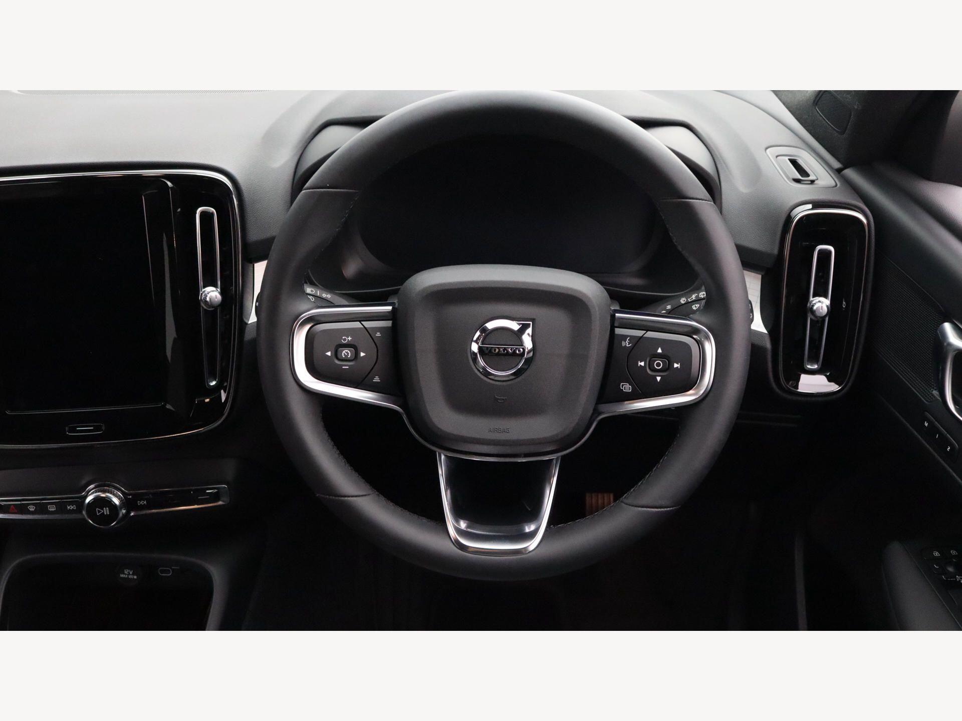 Volvo XC40 view 13