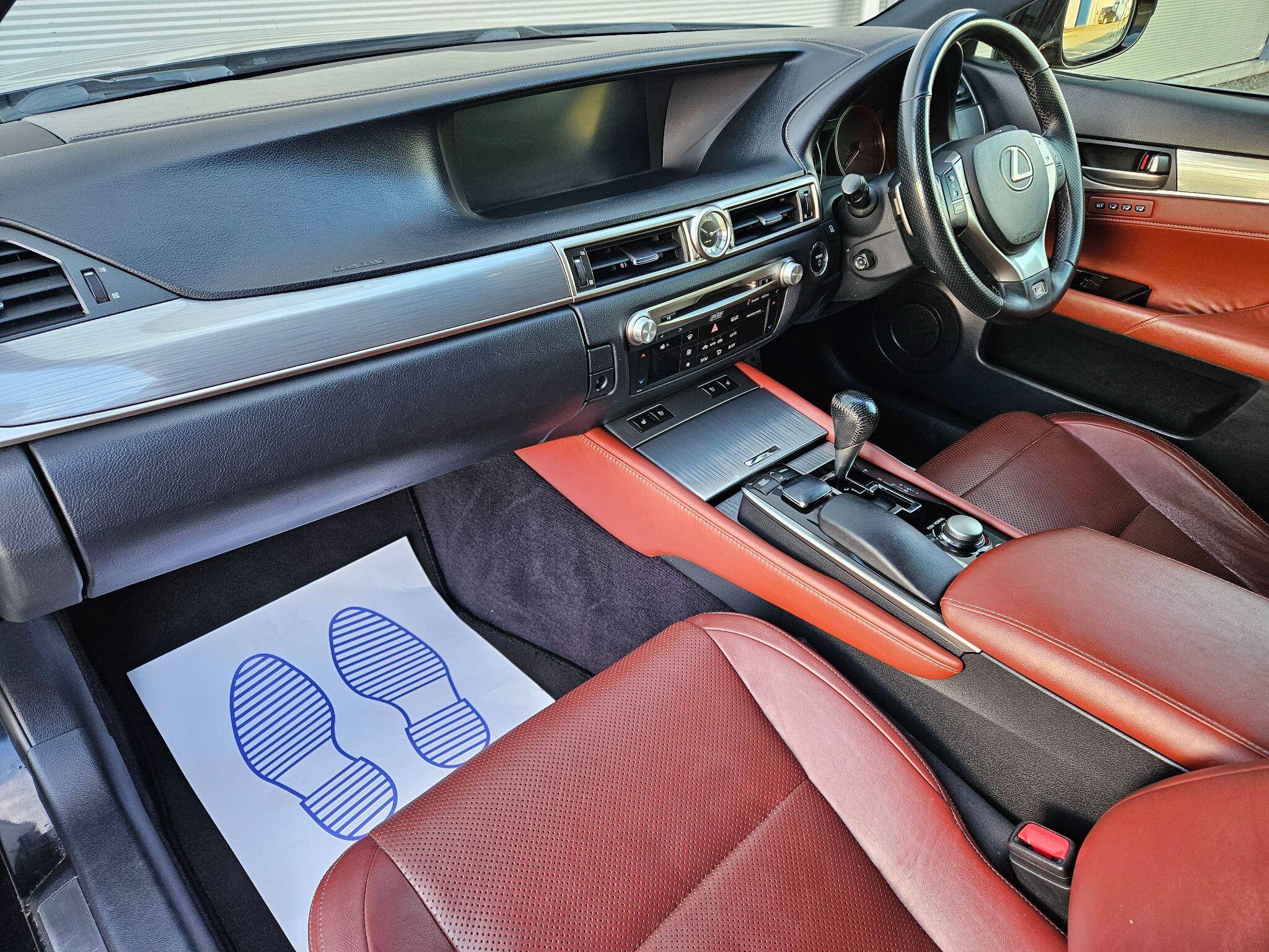 Lexus GS view 10