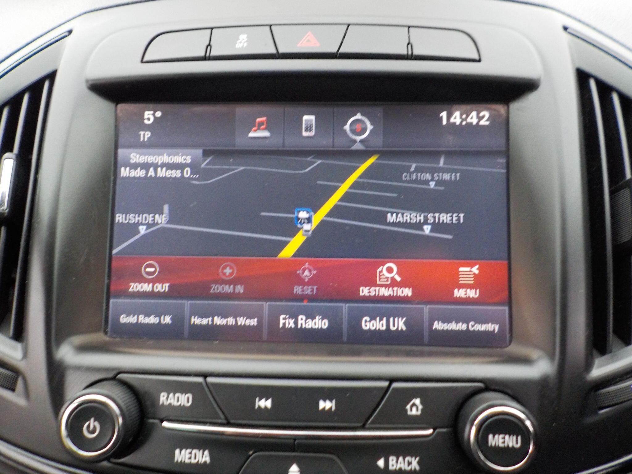 Vauxhall Insignia 1.8 16V SRi Nav Euro 5 5dr