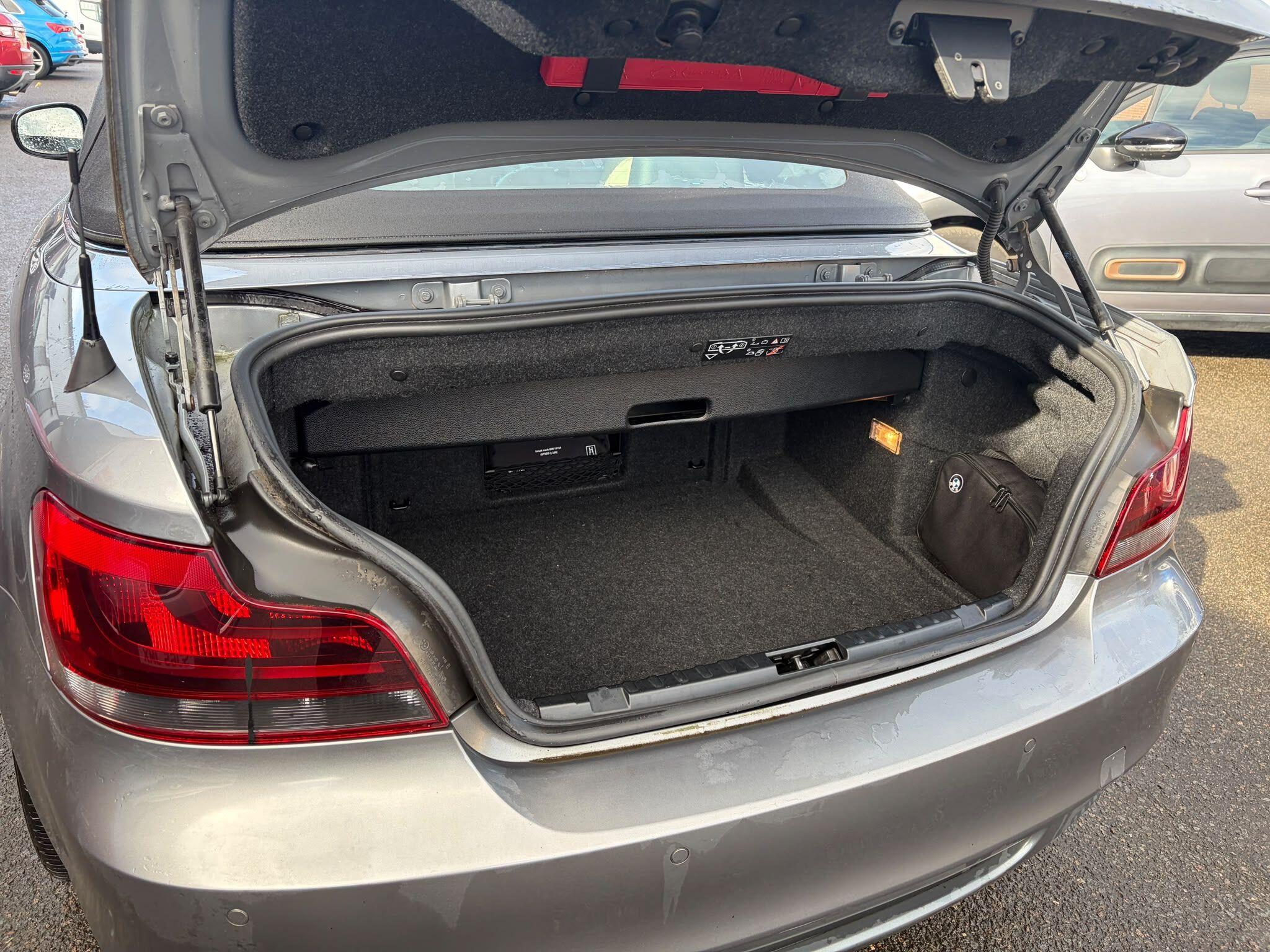 BMW 1 Series view 16