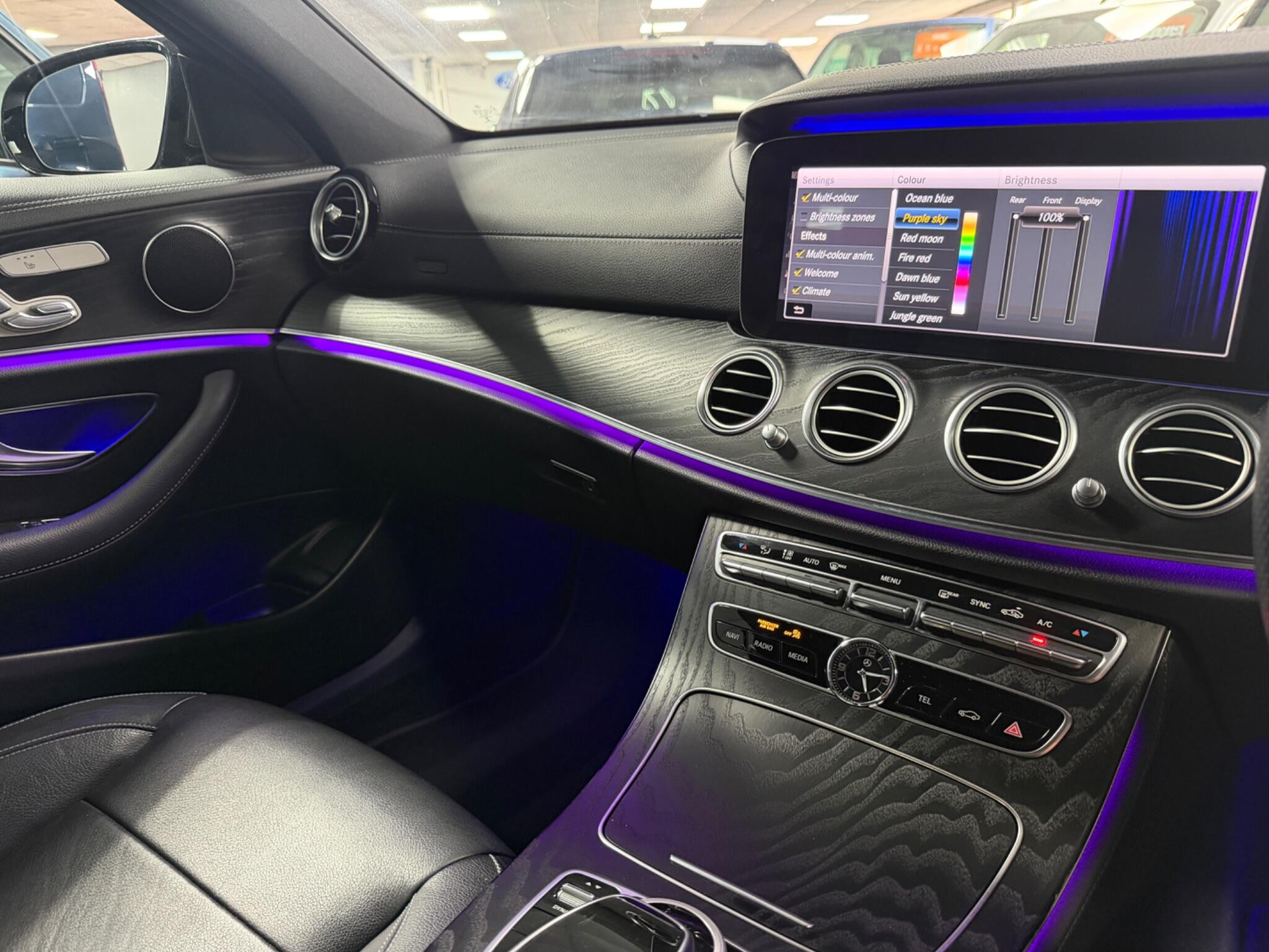 Mercedes-Benz E Class view 35