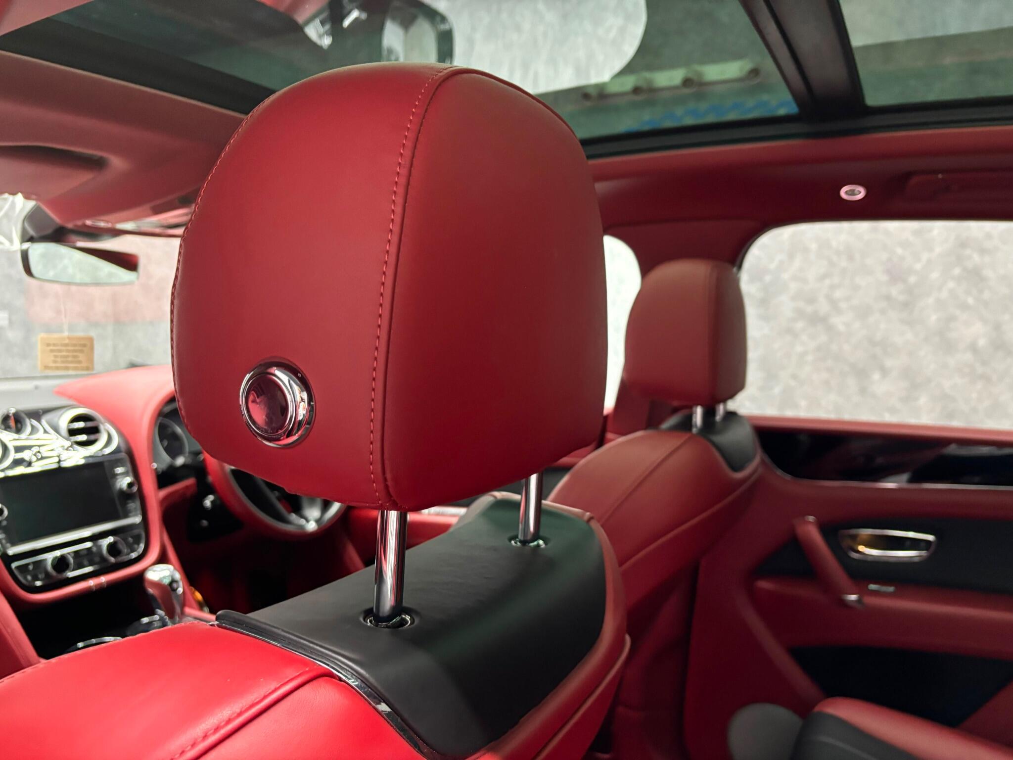 Bentley Bentayga view 27