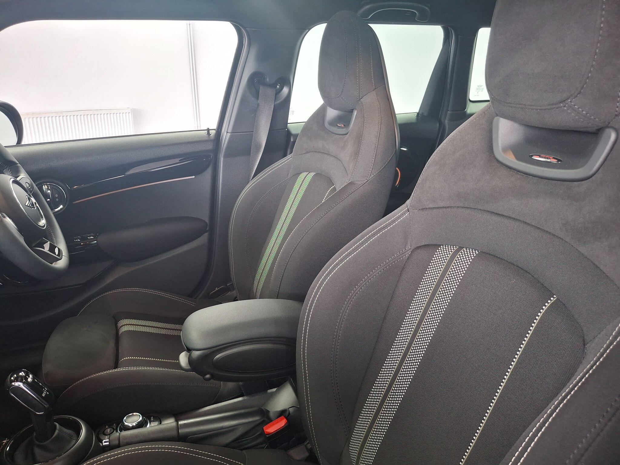 Mini Hatch view 42
