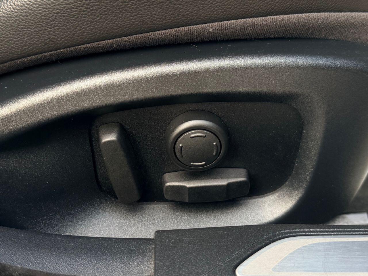 Jaguar Xe view 29
