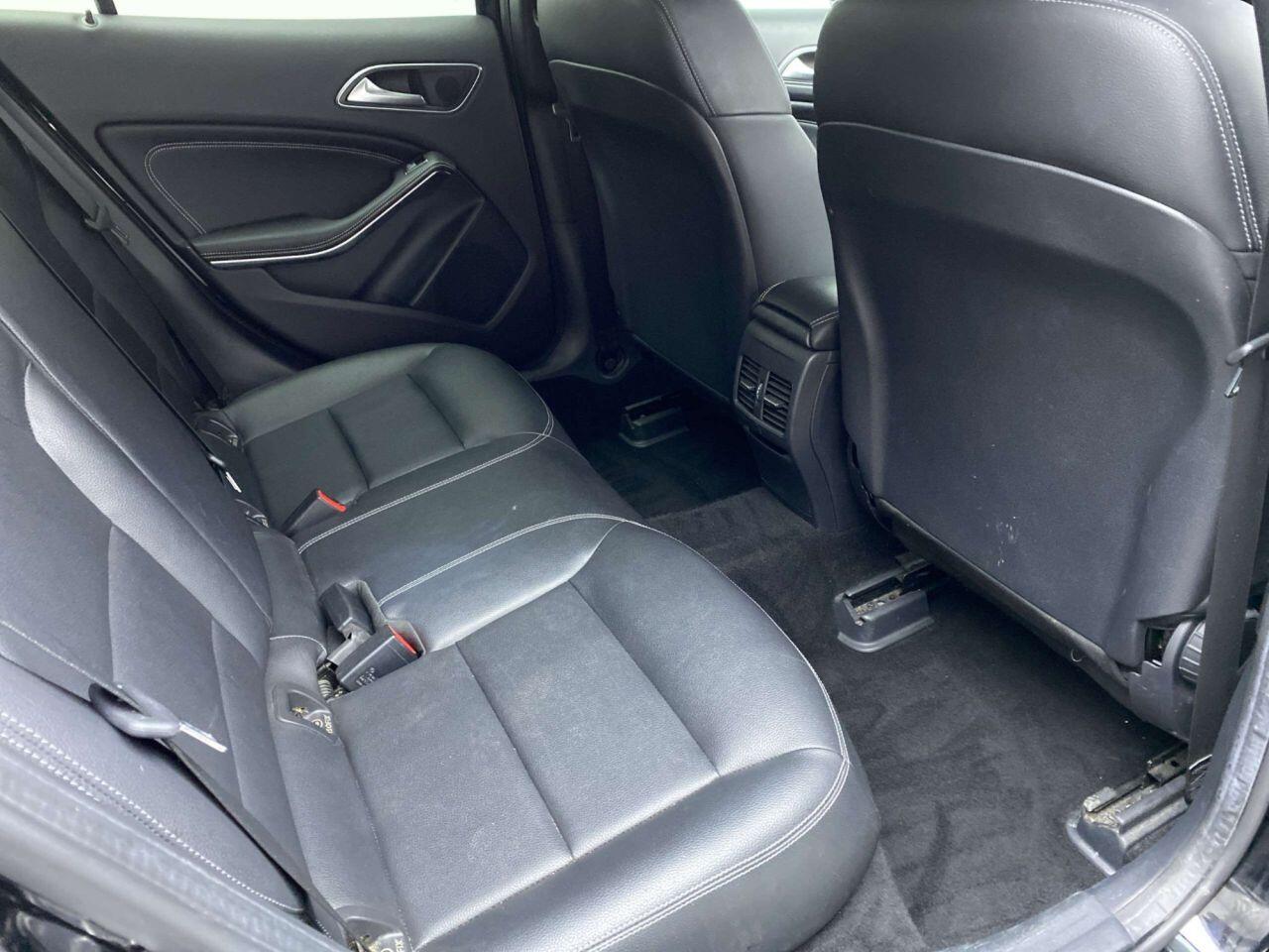 Mercedes-Benz Gla view 20