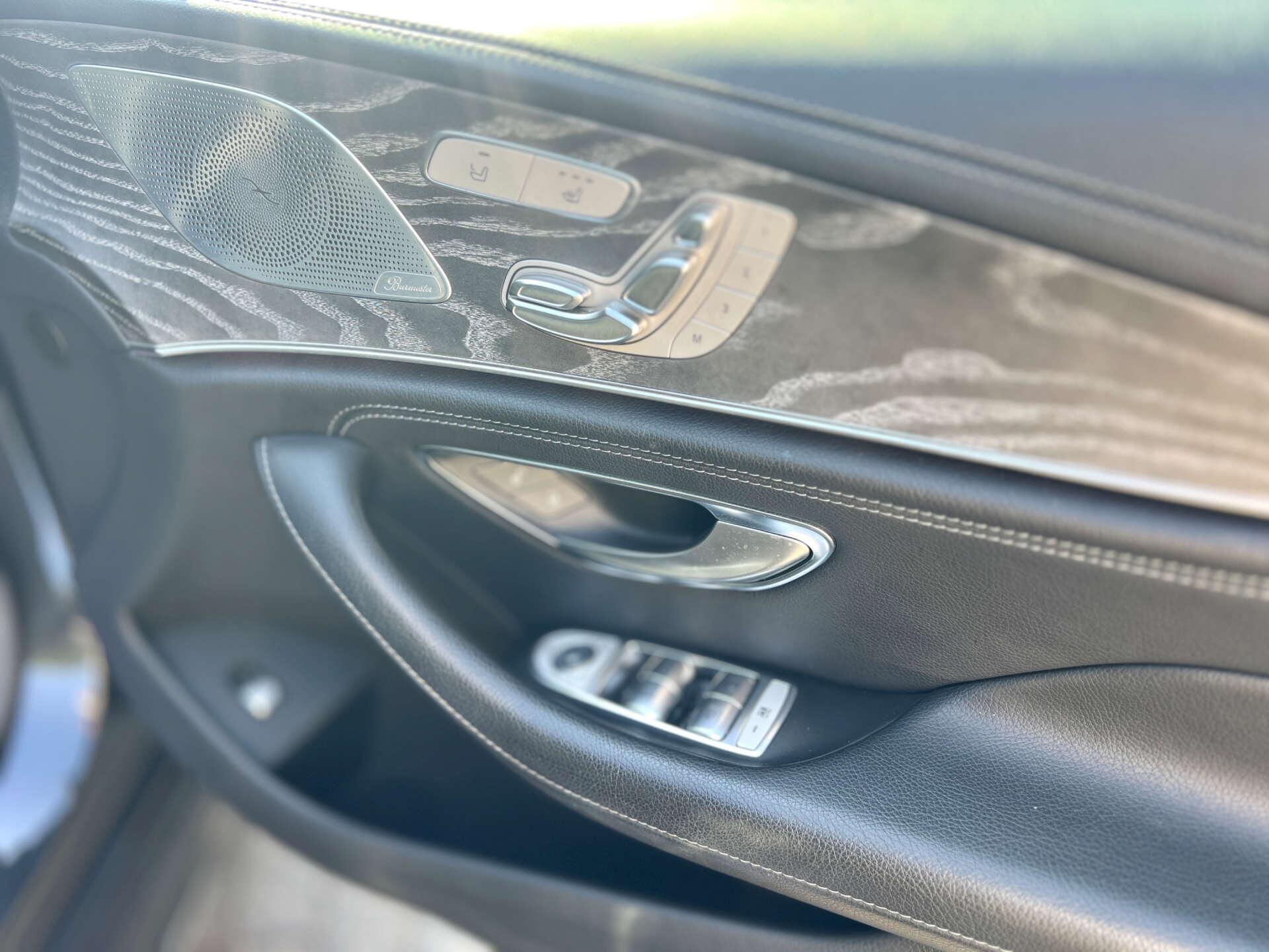 Mercedes-Benz CLS view 11
