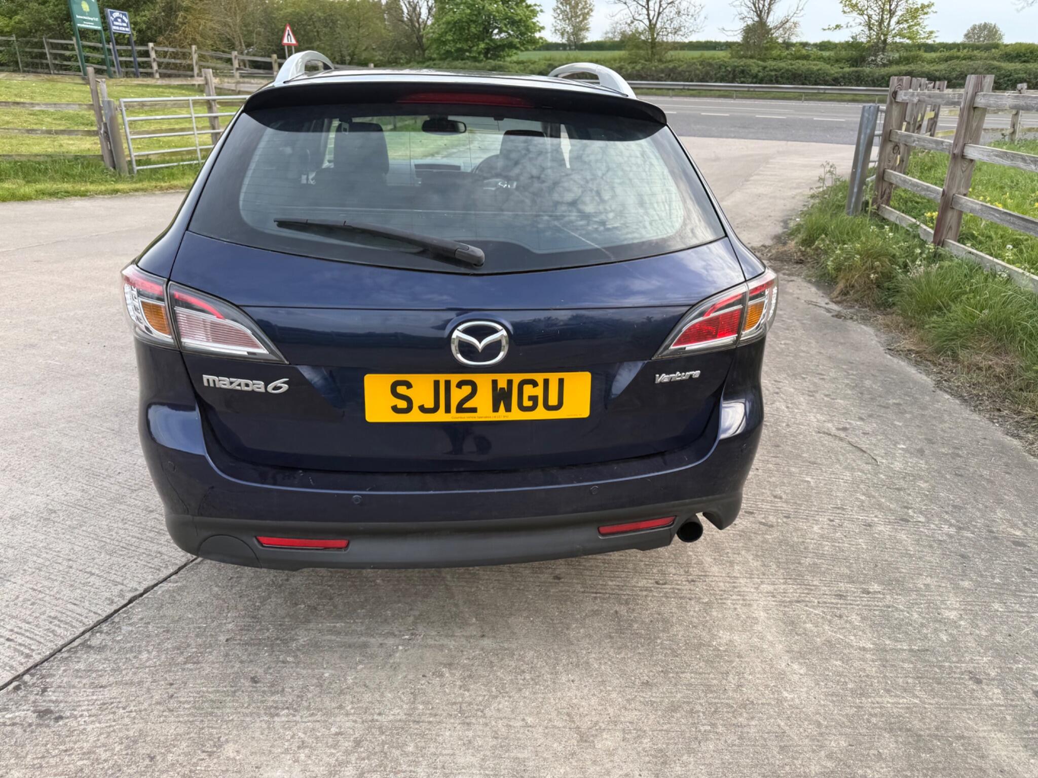 Mazda Mazda6 2.2d Venture Euro 5 5dr — photo 21 of 86