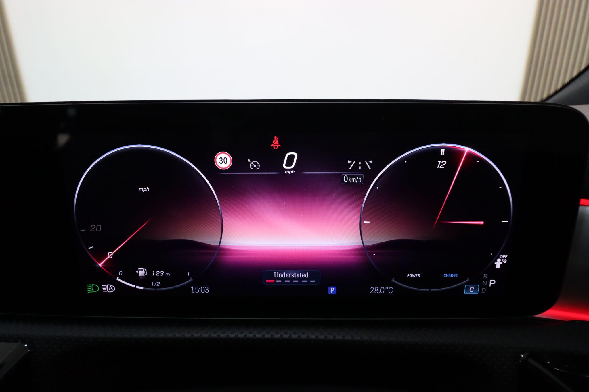 Mercedes-Benz Cla view 37