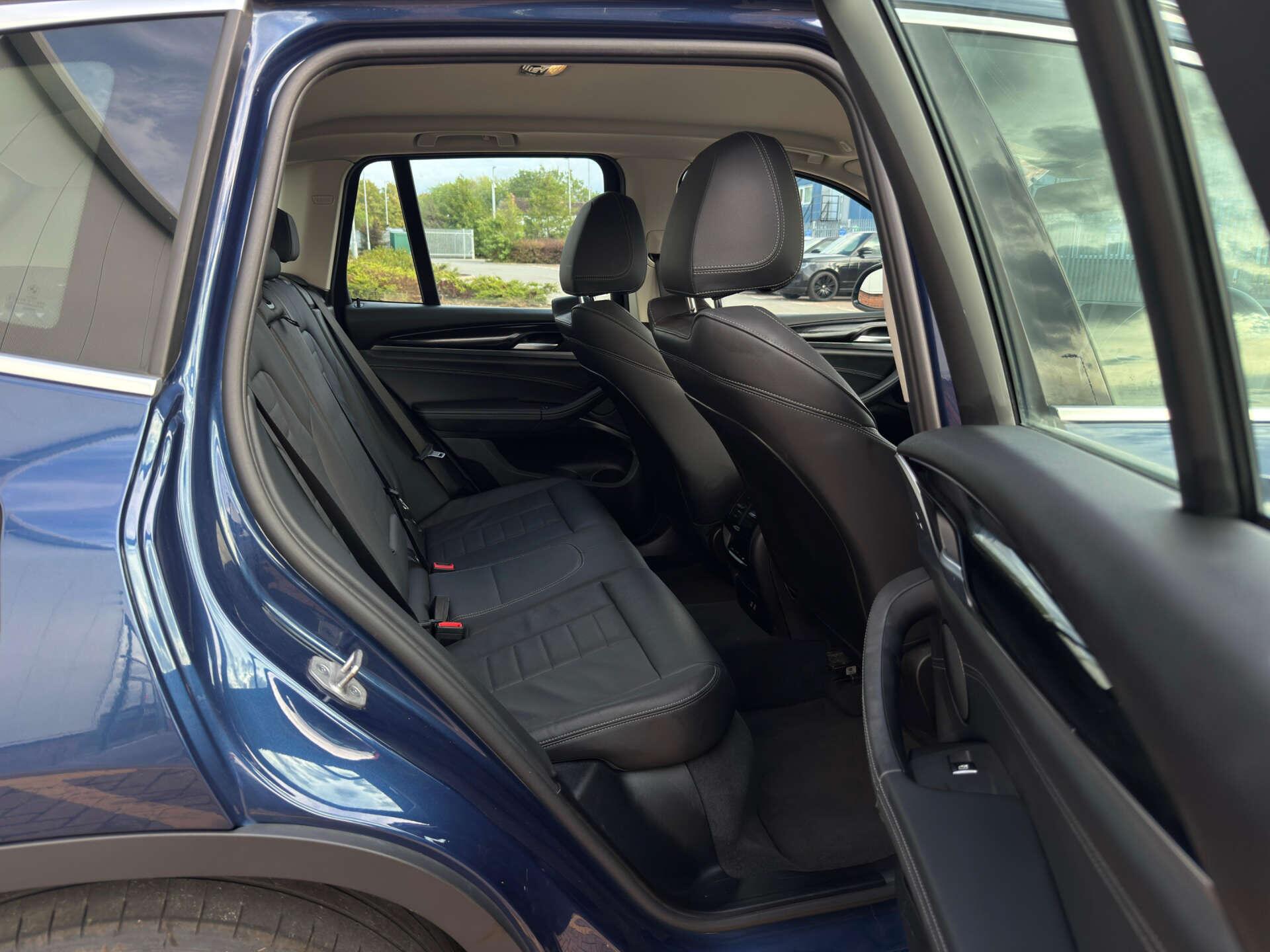 BMW X3 view 25