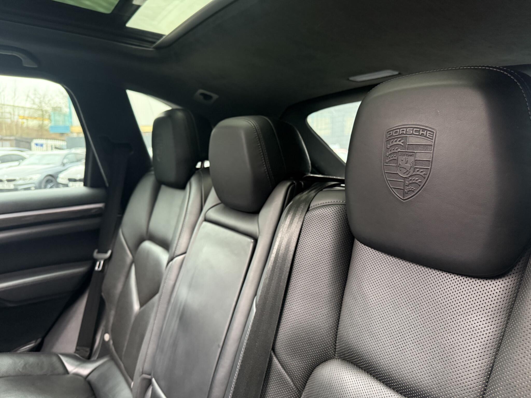 Porsche Cayenne view 40