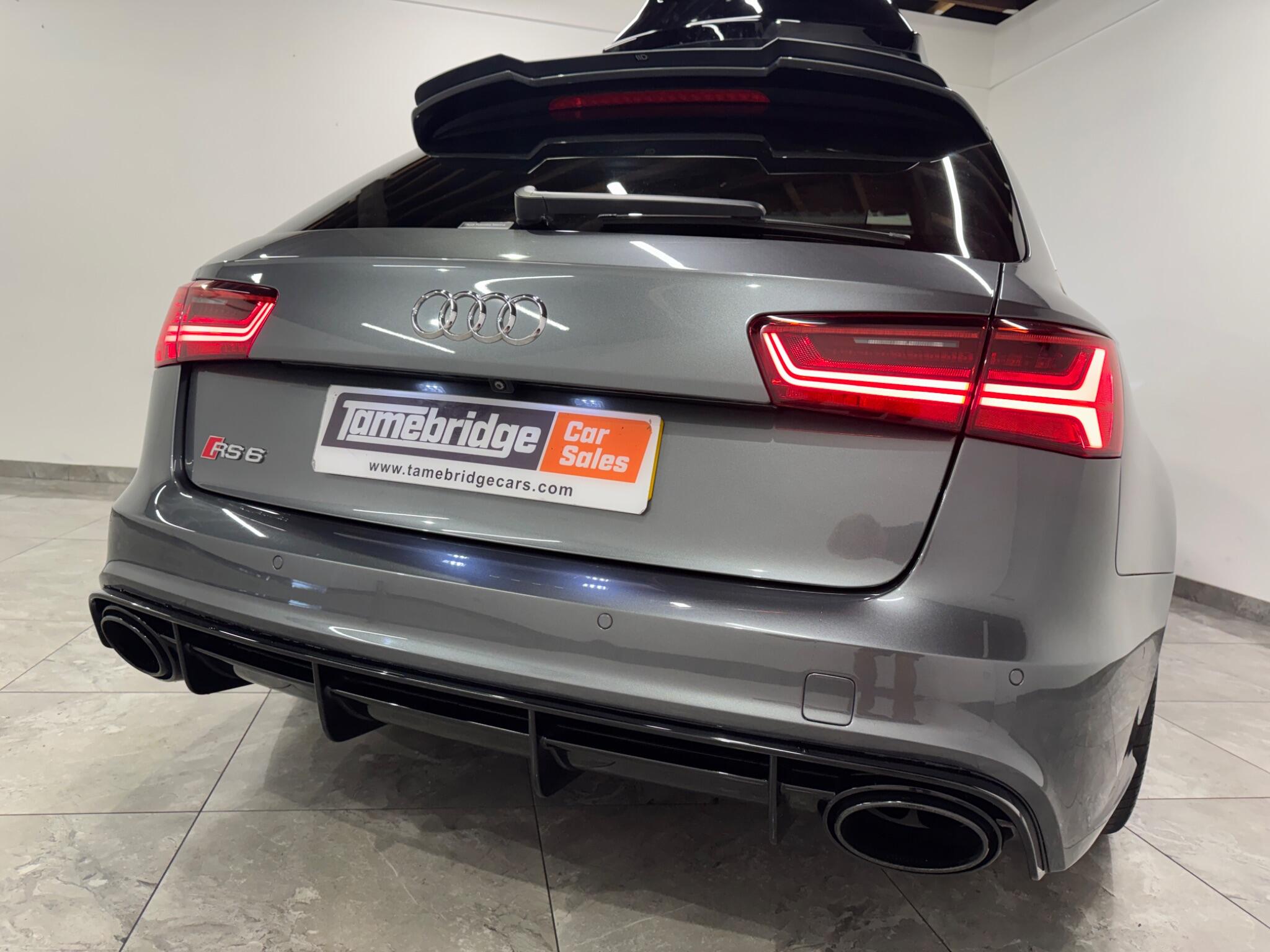 Audi RS6 view 9