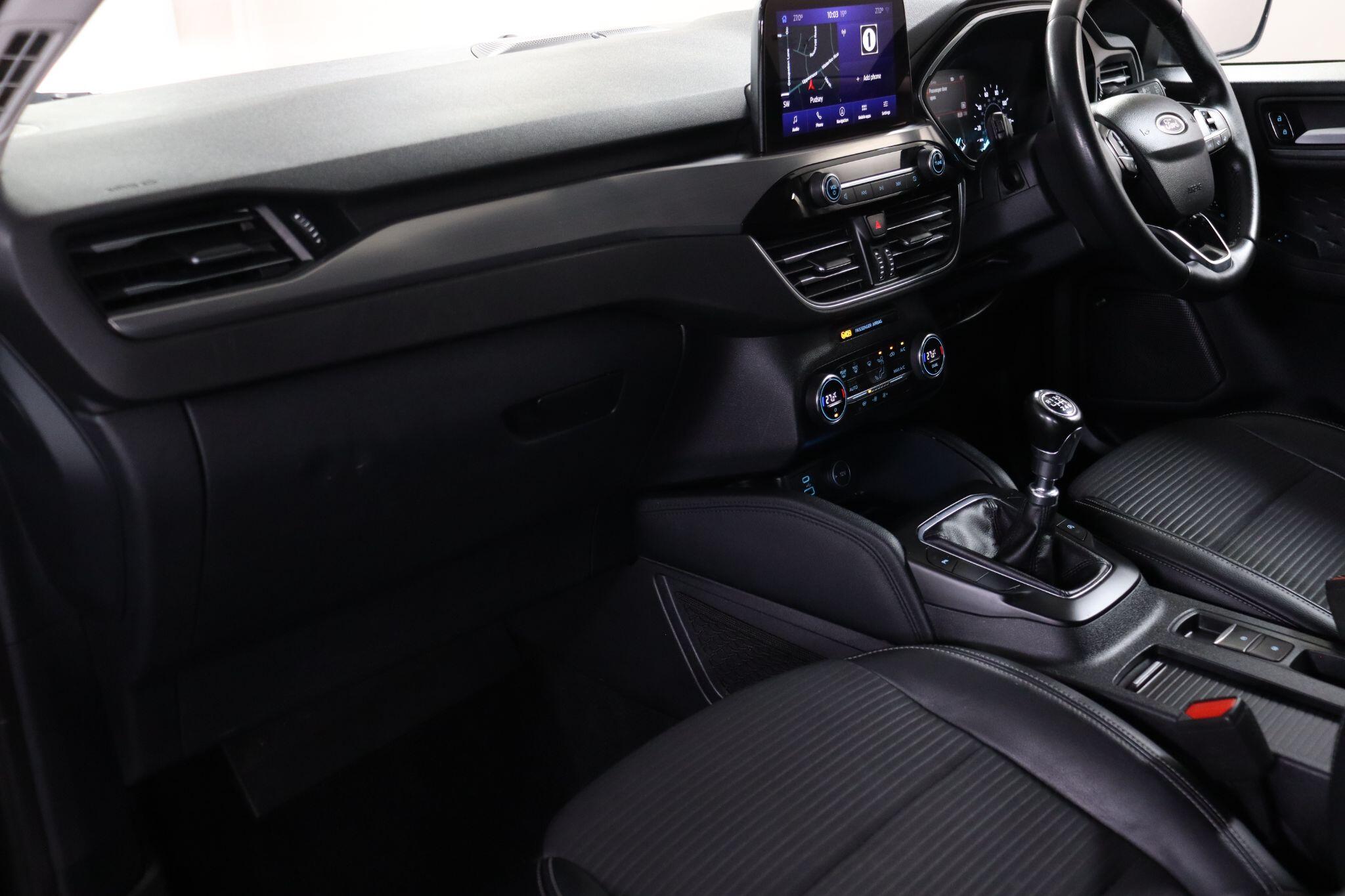 Ford Kuga view 34
