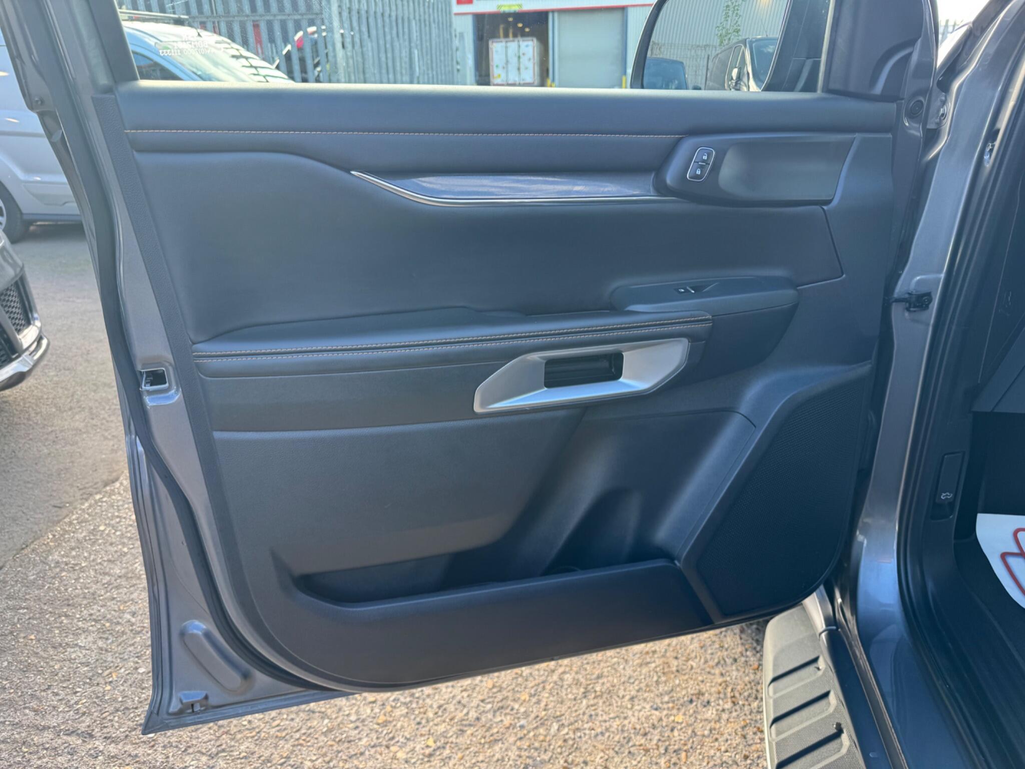 Ford Ranger view 51