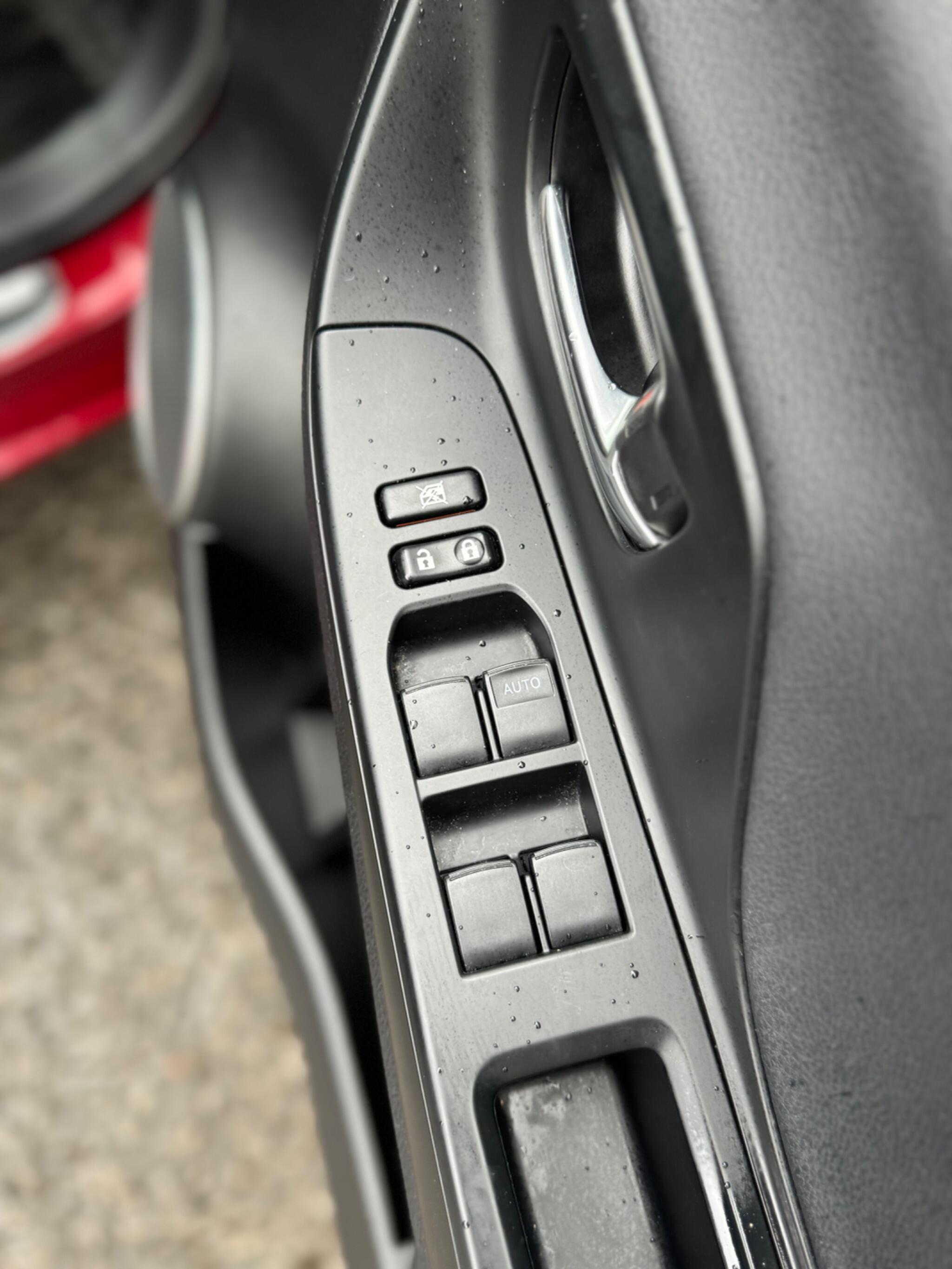 2017 Toyota Yaris 1.5 VVT-h Excel E-CVT Euro 6 (s/s) 5dr (15in Alloy) image 47