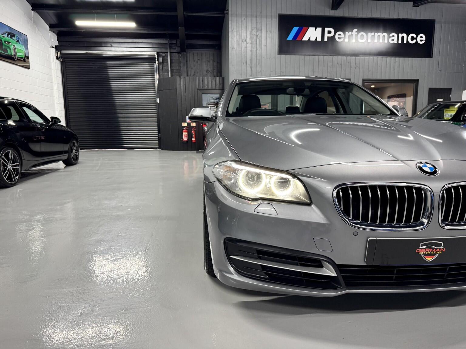 BMW 5 Series view 28