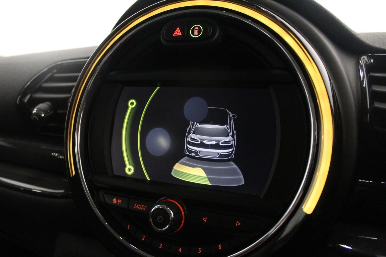 MINI Clubman view 33
