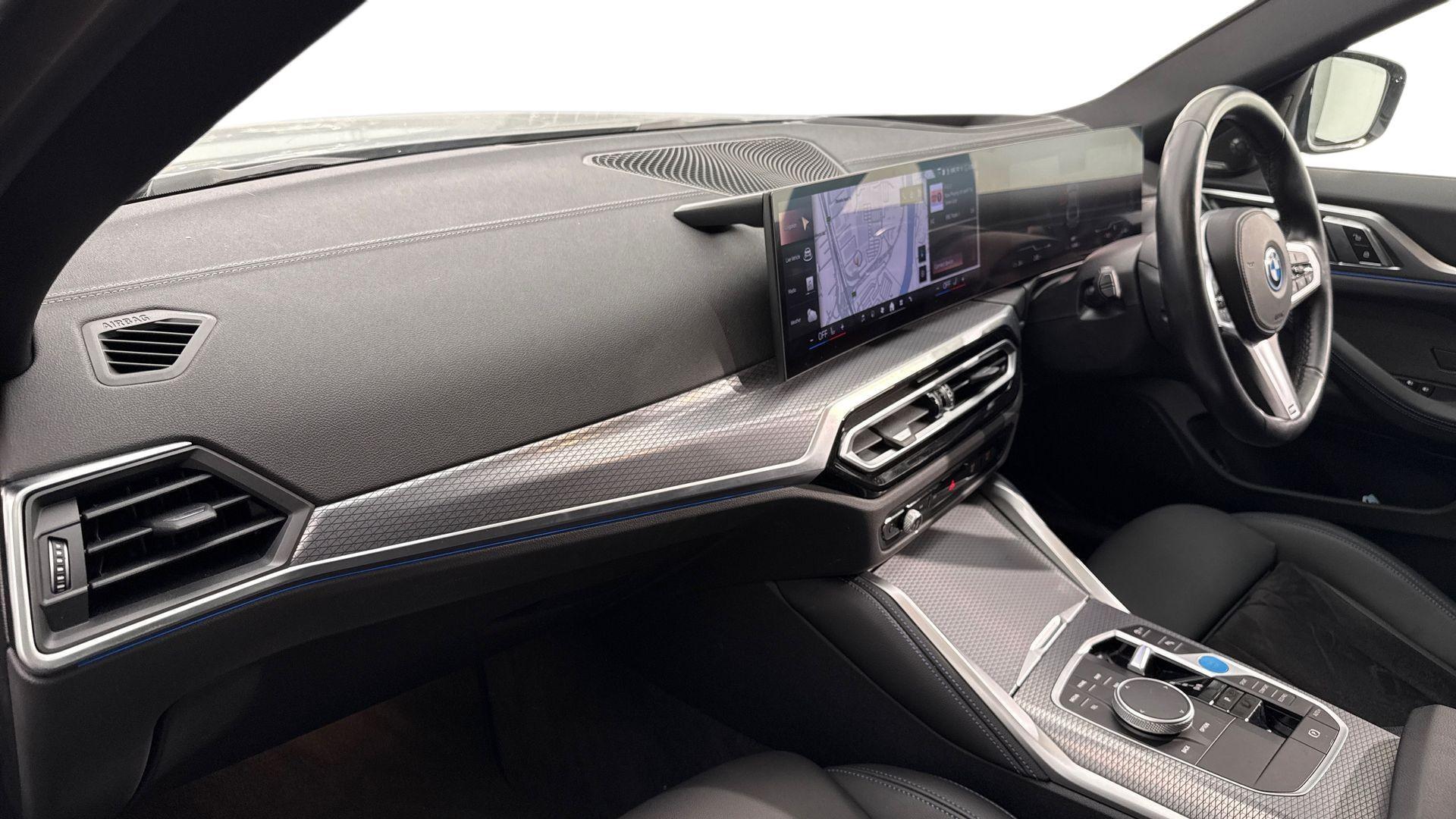 BMW i4 view 7