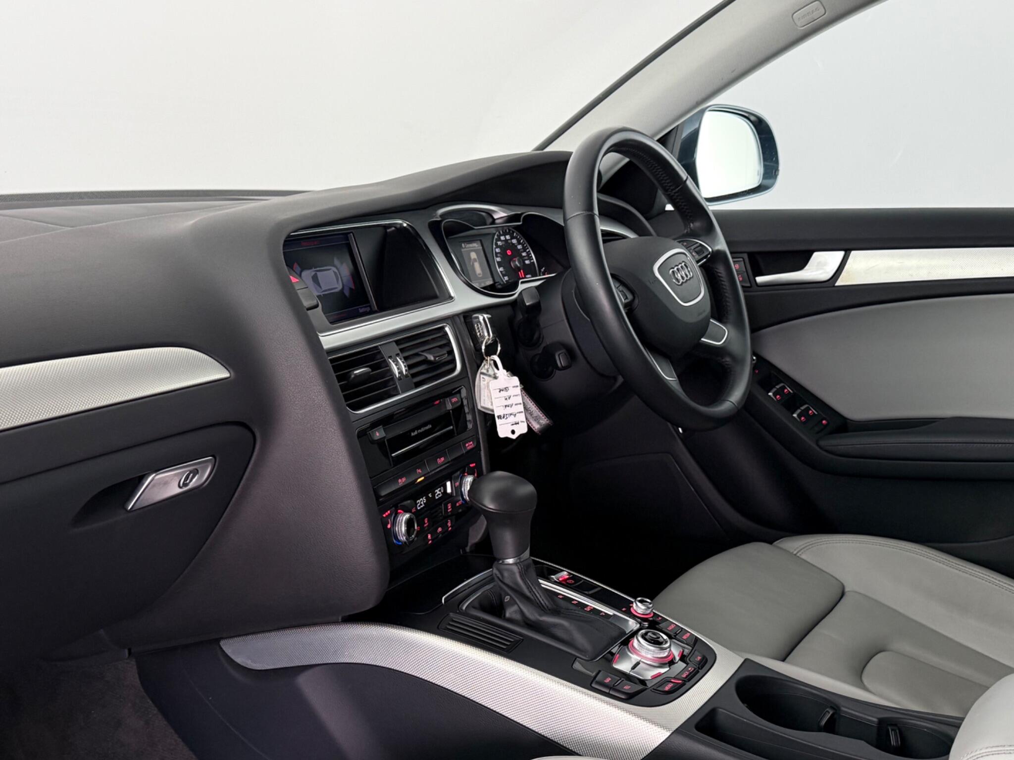 Audi A4 view 12