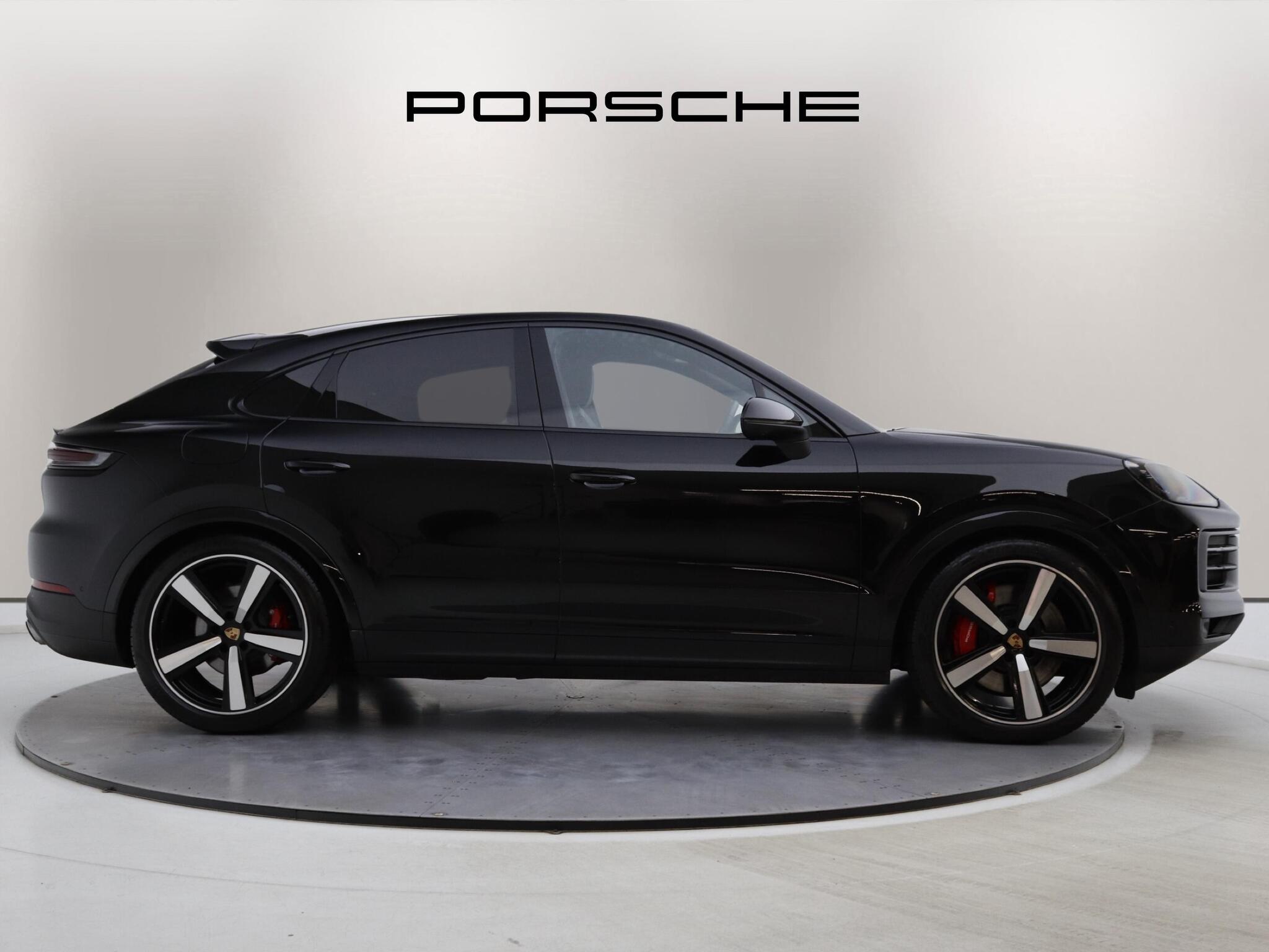 Porsche Cayenne view 3