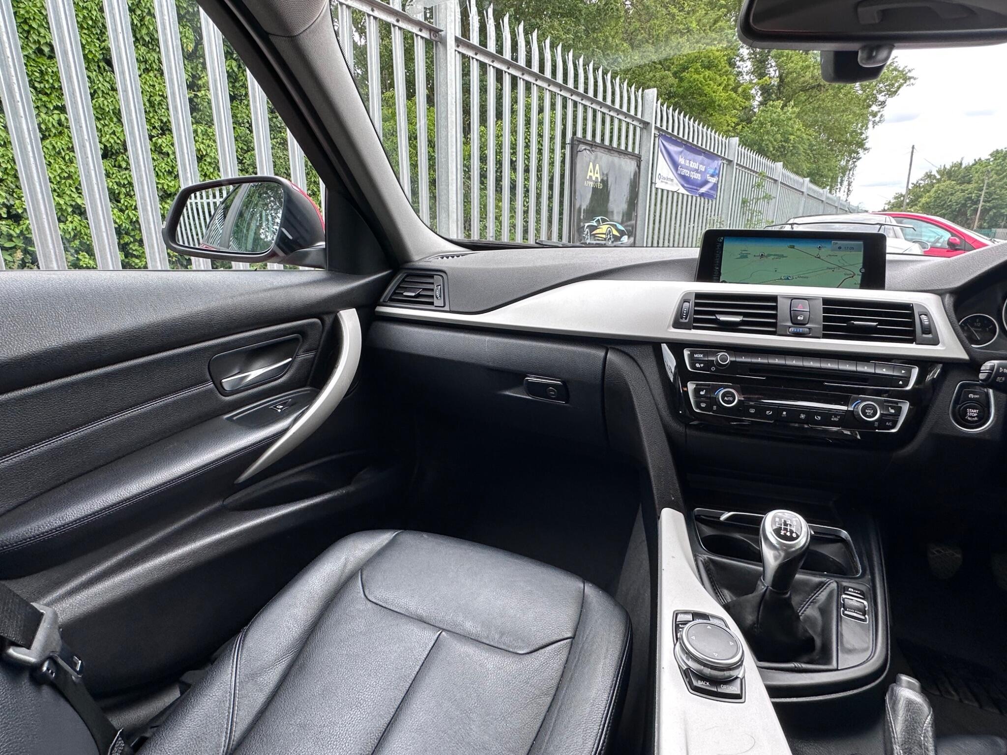 2015 BMW 3 Series image 26