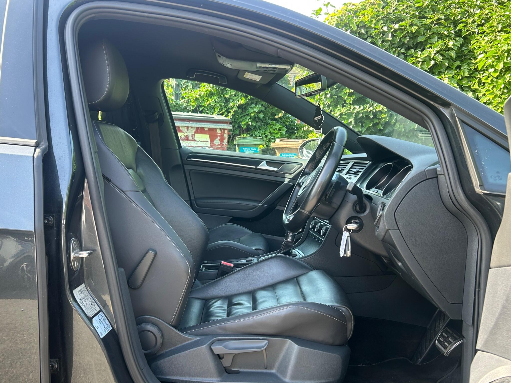 Volkswagen Golf view 19
