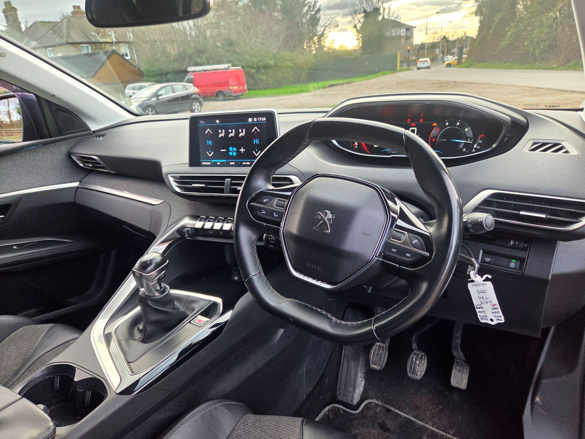 Peugeot 5008 view 13