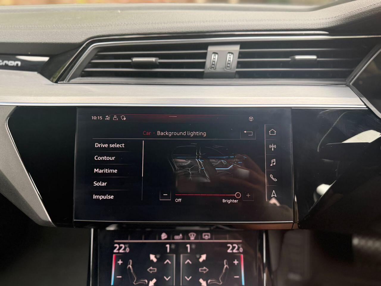 Audi E-Tron view 33