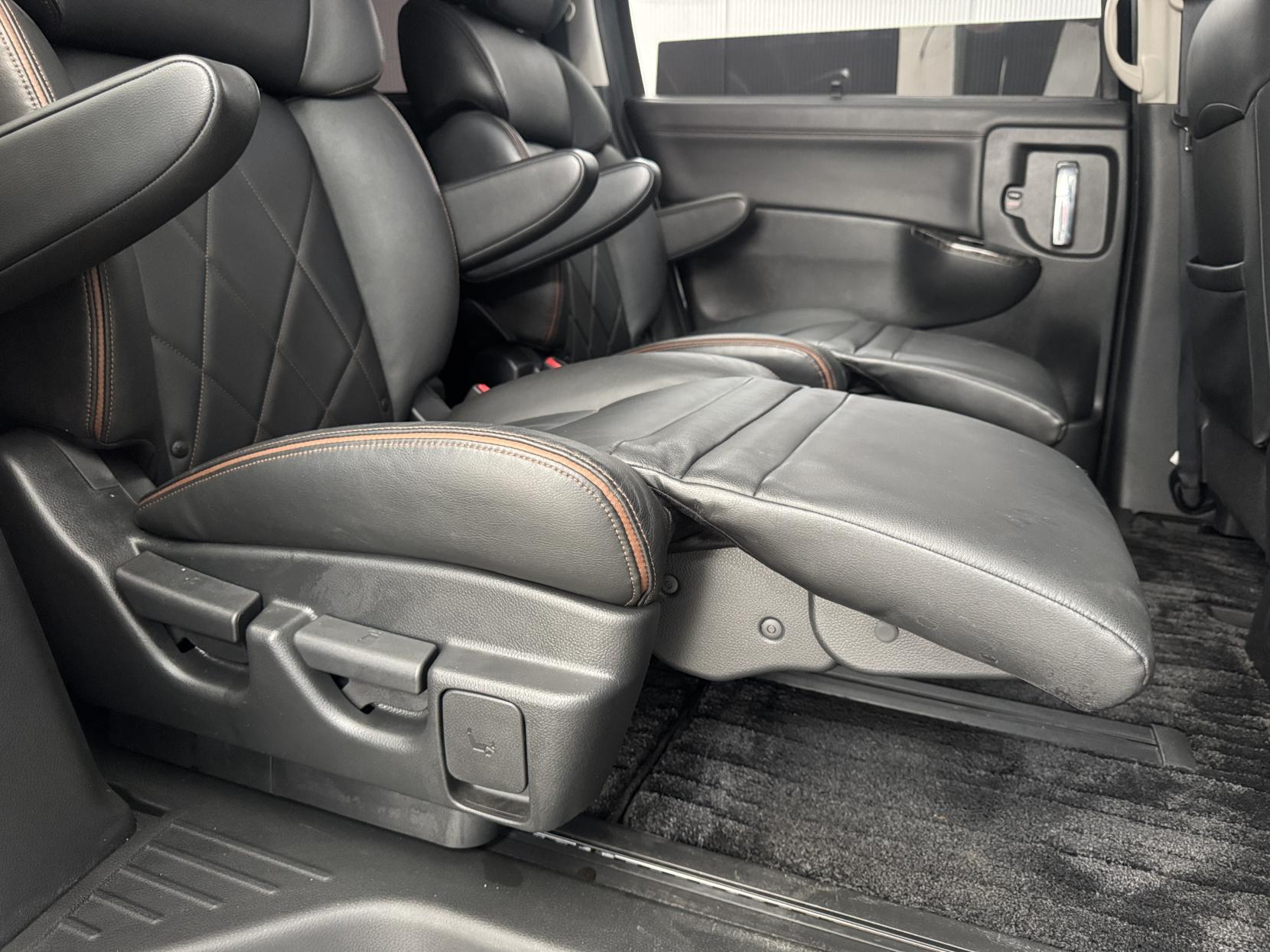Nissan Elgrand view 56