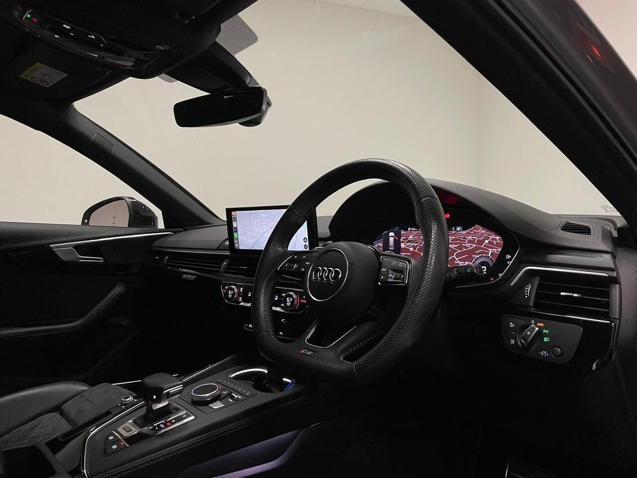 Audi RS4 view 16