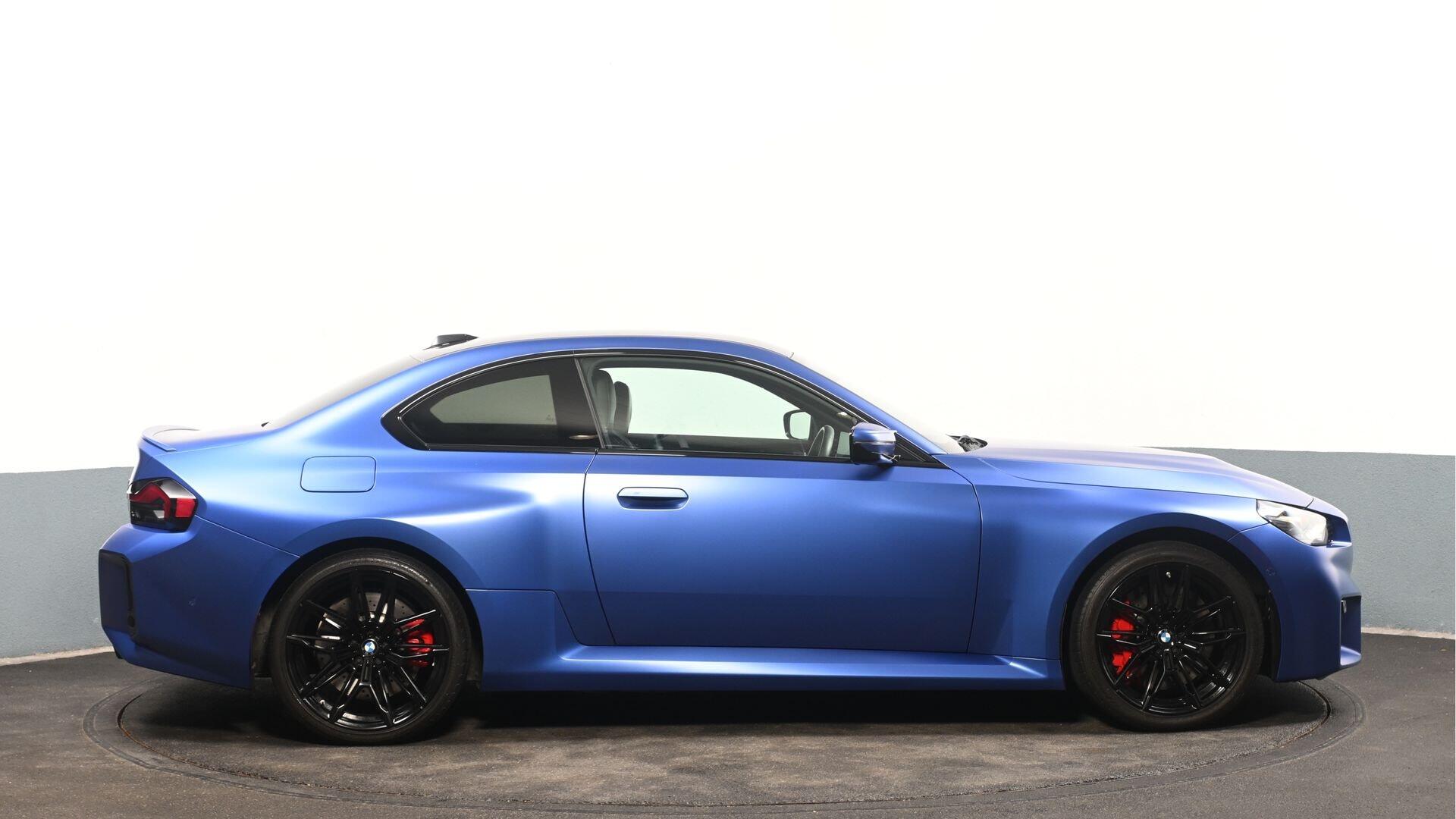 BMW M2 view 3