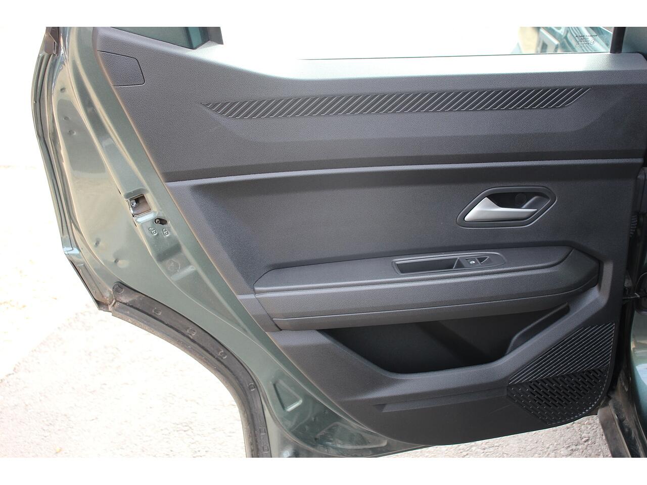 Dacia Duster view 33