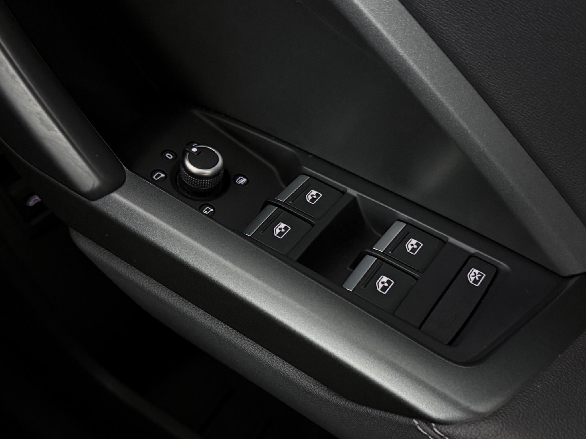 Audi Q3 view 26