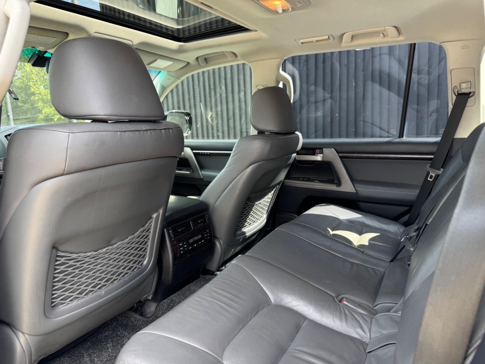 Toyota Land Cruiser view 19