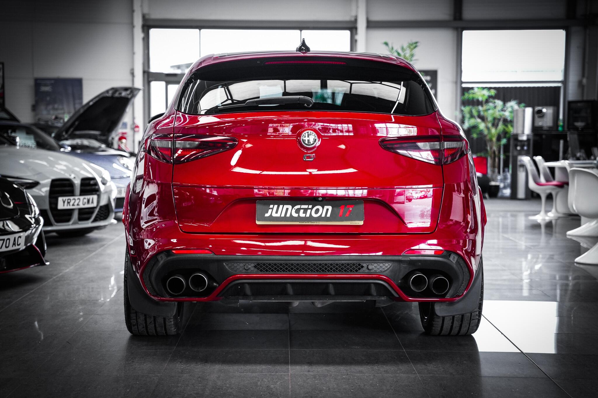 Alfa Romeo Stelvio view 15