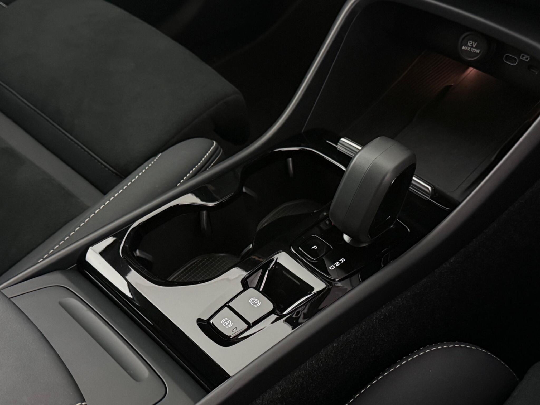 Volvo XC40 view 24