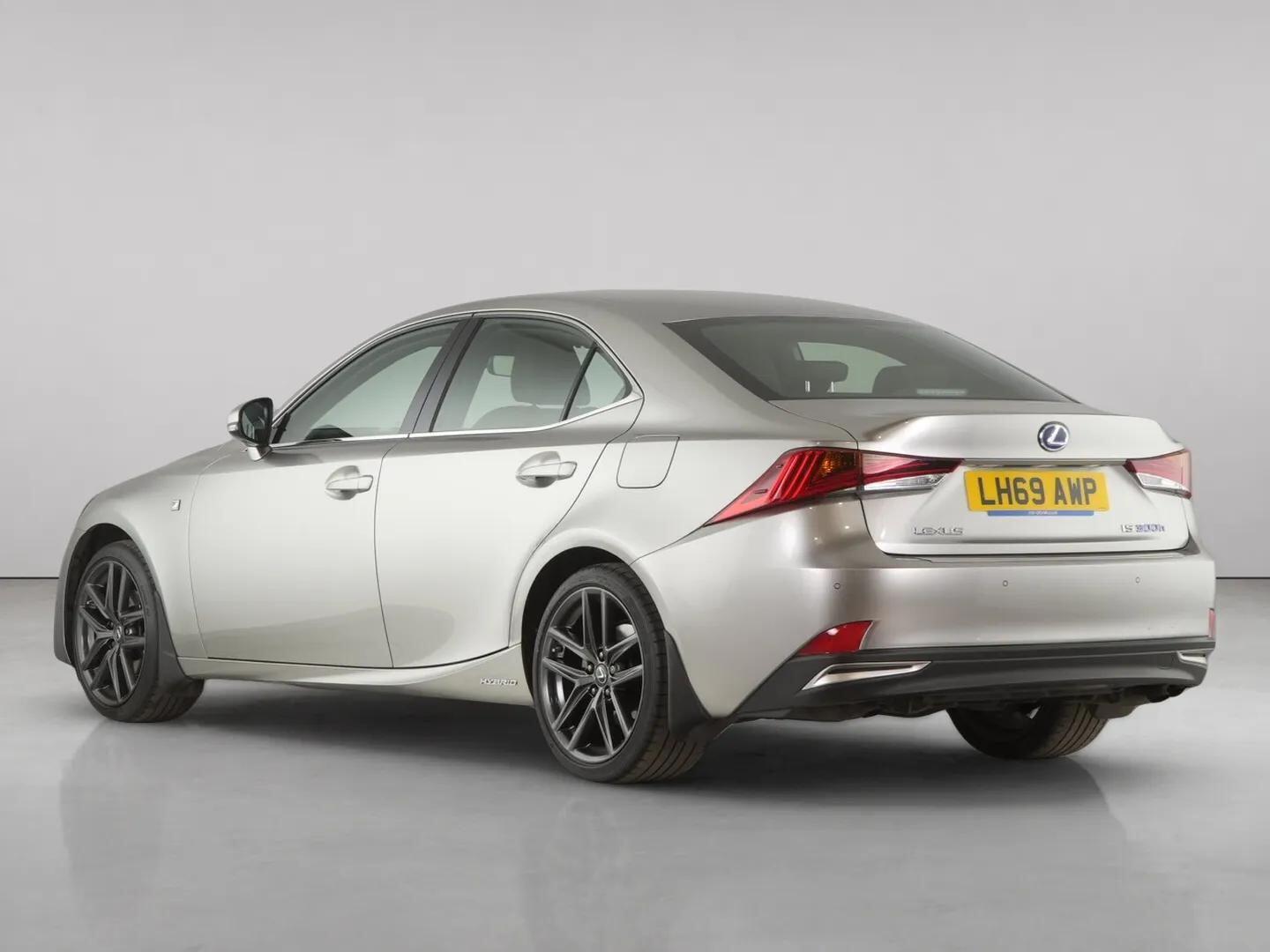 Lexus Is view 6