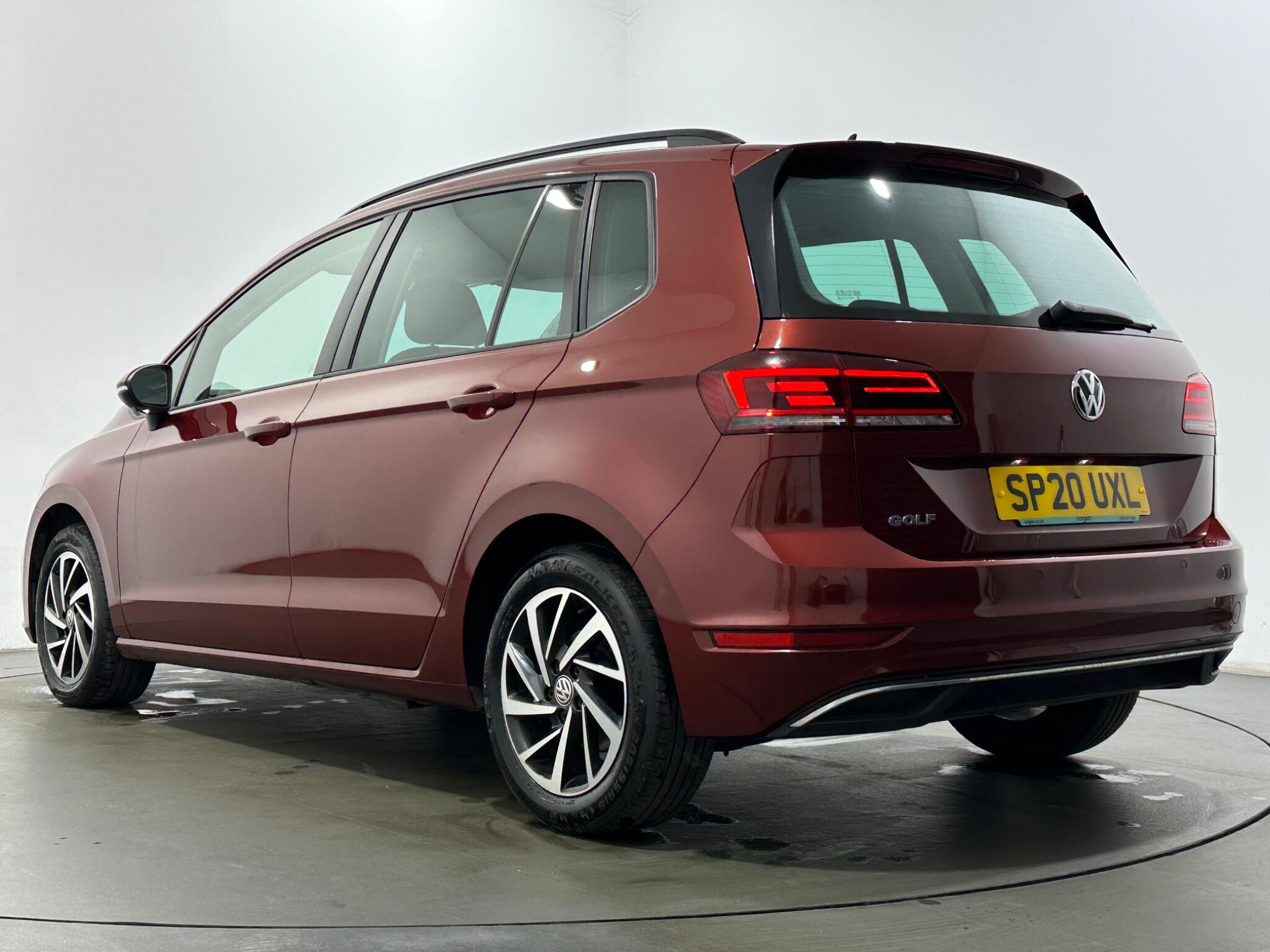 Volkswagen Golf Sportsvan view 48