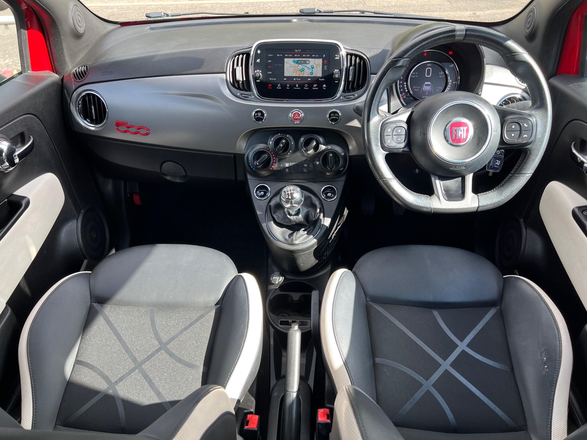 2016 Fiat 500 image 10
