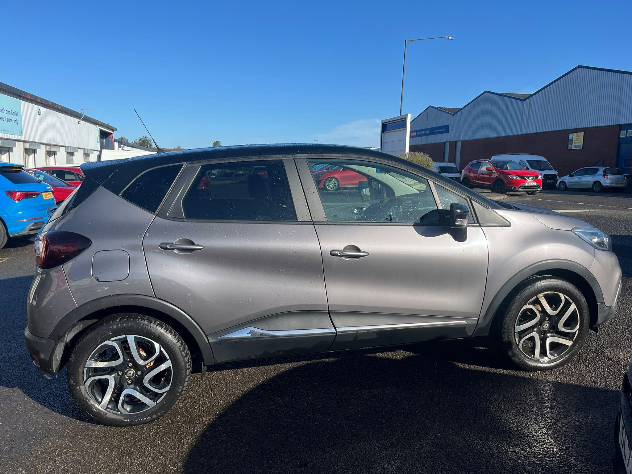 Renault Captur view 3