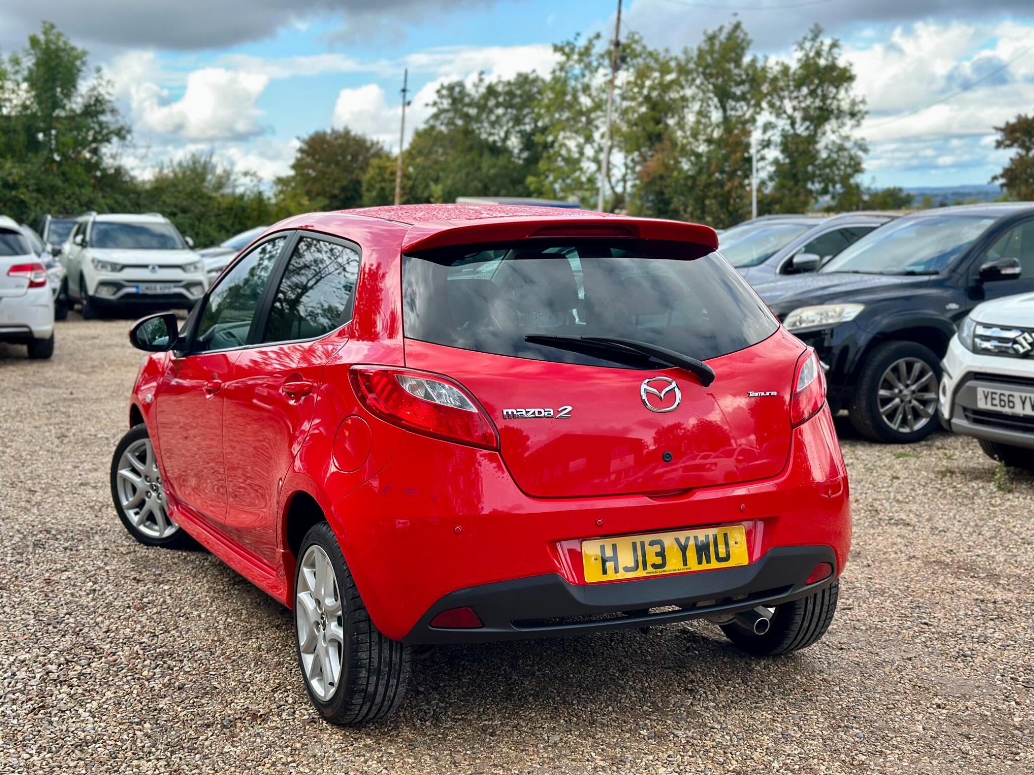 Mazda Mazda2 view 11
