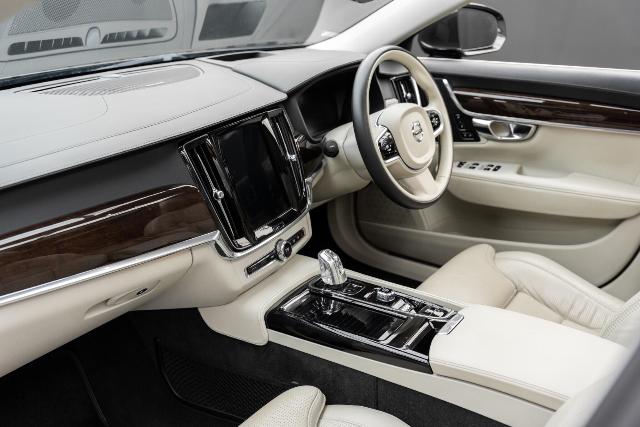 Volvo V90 view 35